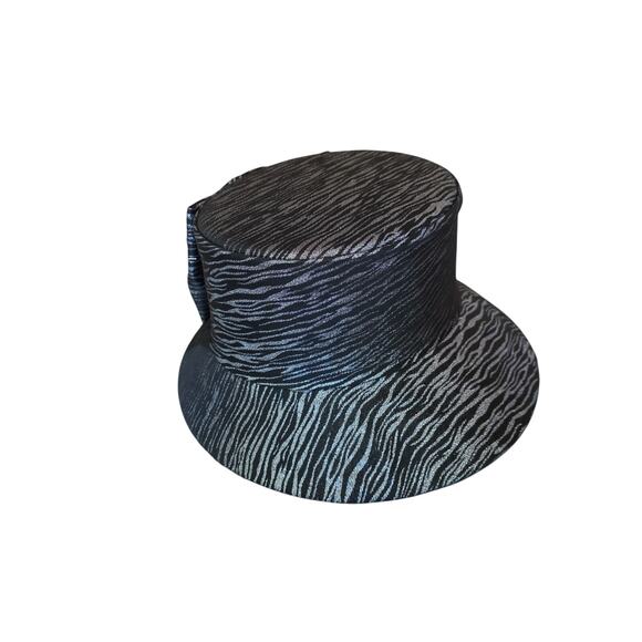 NWT Terramina Black‎ and silver zebra cloche hat, #18 (3254) (box not included)